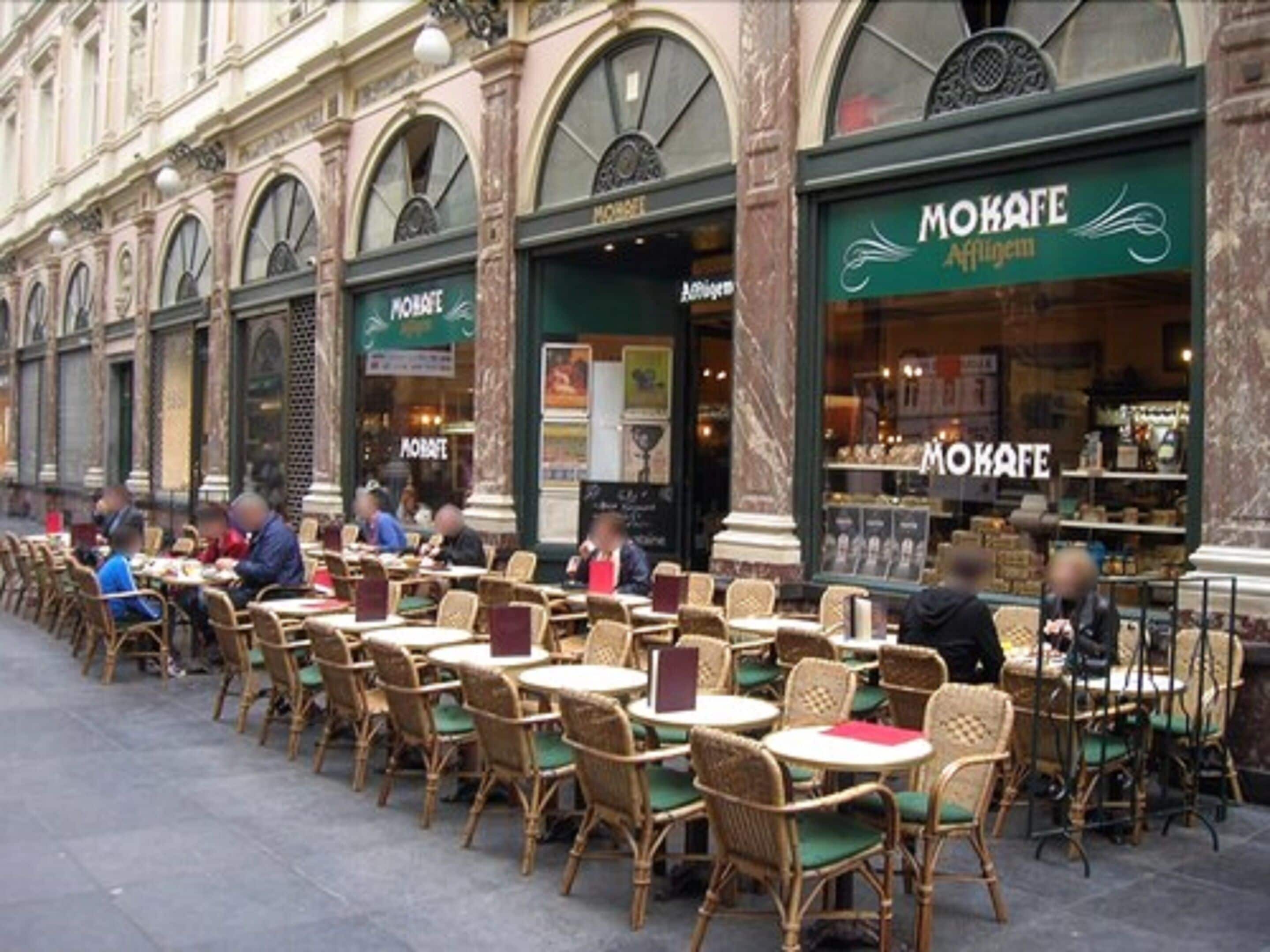 Se ofrece un desayuno continental (18 EUR por persona)