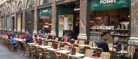 每日供應歐陸早餐 (每人 EUR18)