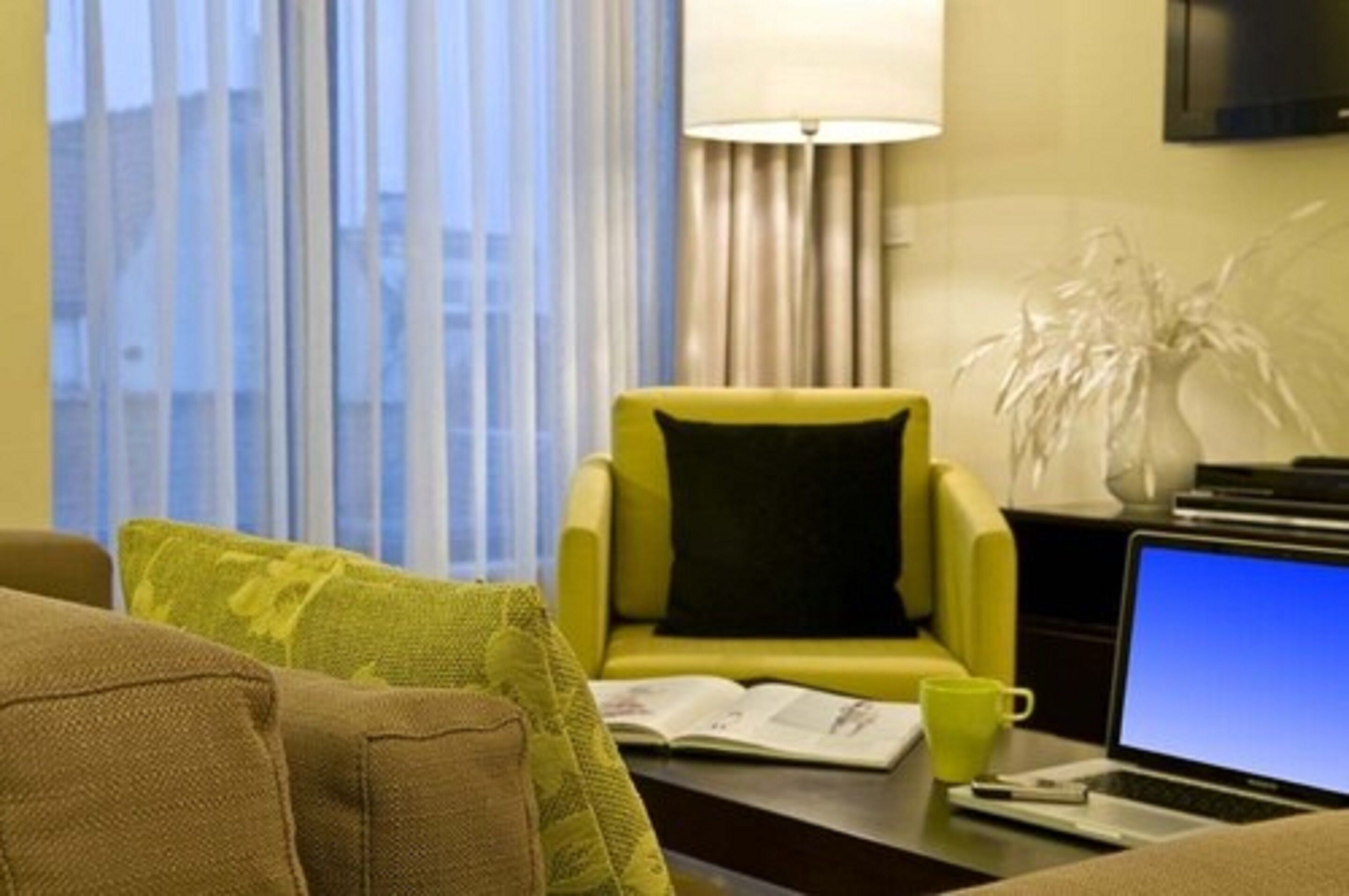 apartment, 1 bedroom | living area | 28-inch flat-screen tv with digital channels, tv