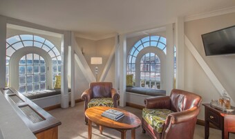 Υποαλλεργικά κλινοσκεπάσματα, χρηματοκιβώτιο στο δωμάτιο, γραφείο 