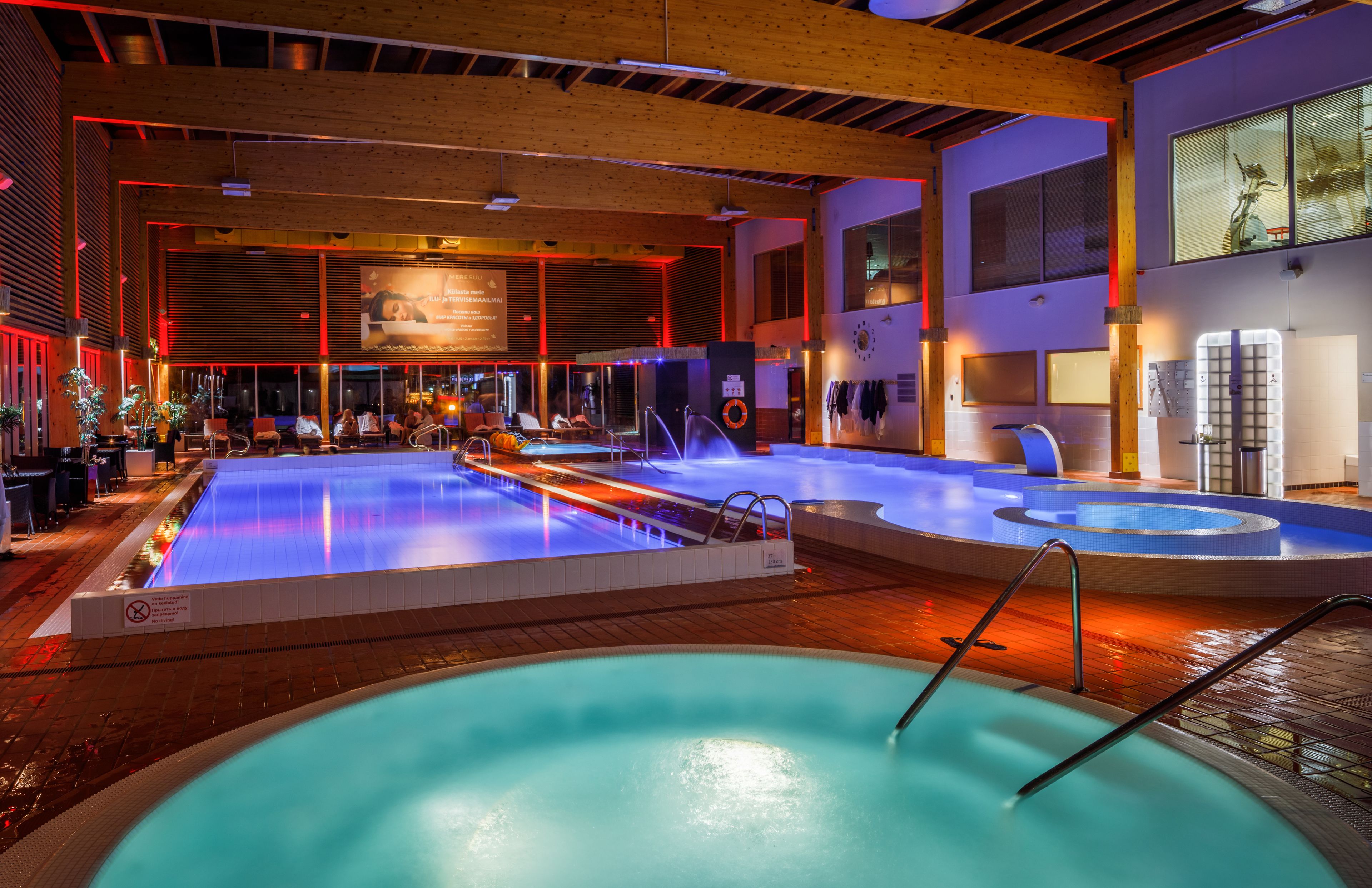 2 indoor pools, outdoor pool