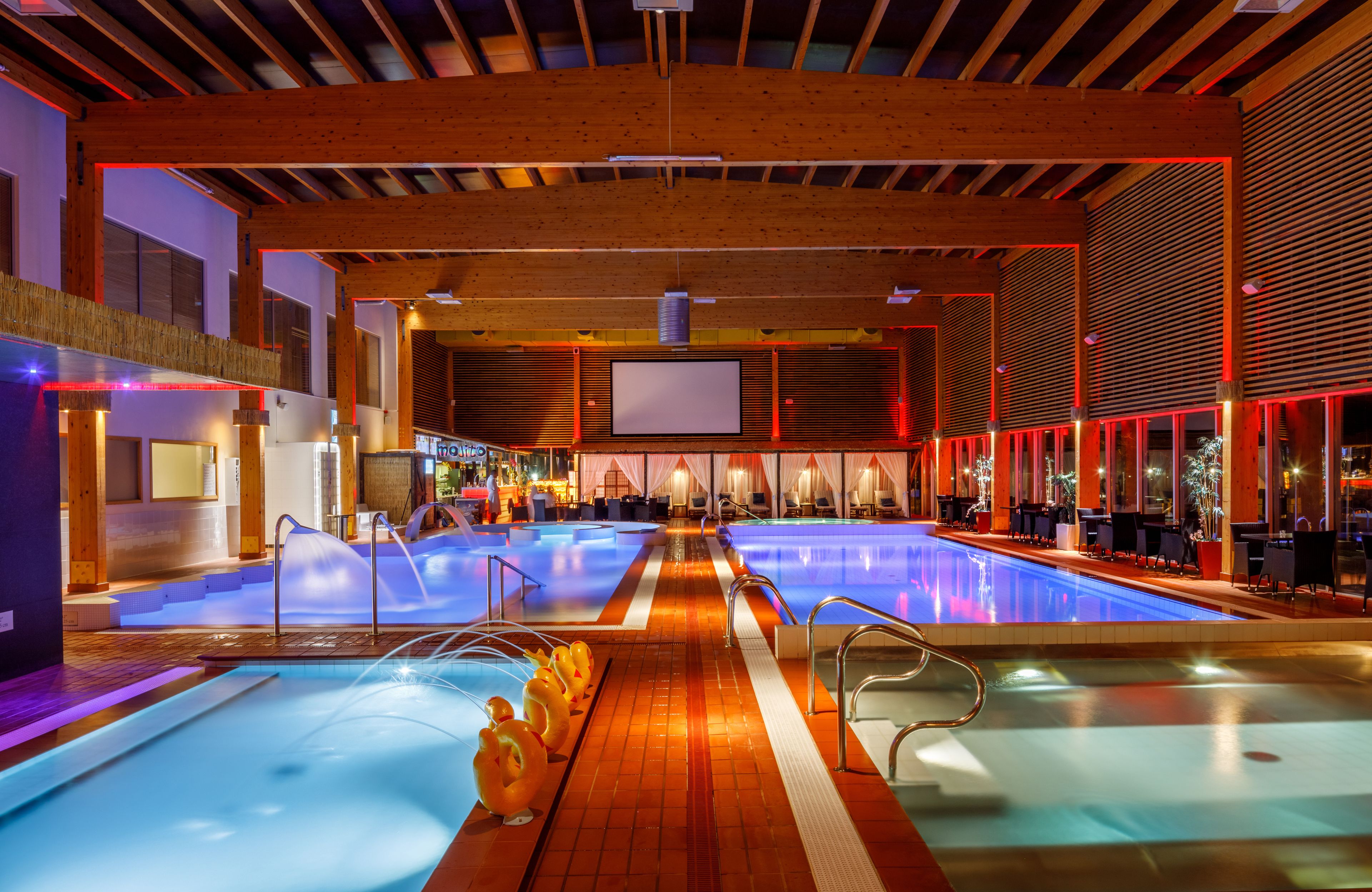 2 indoor pools, outdoor pool