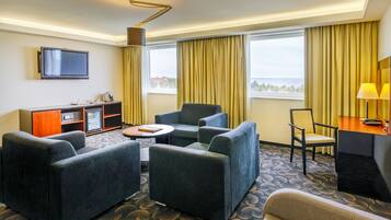 Flatskjerm-TV og bøker