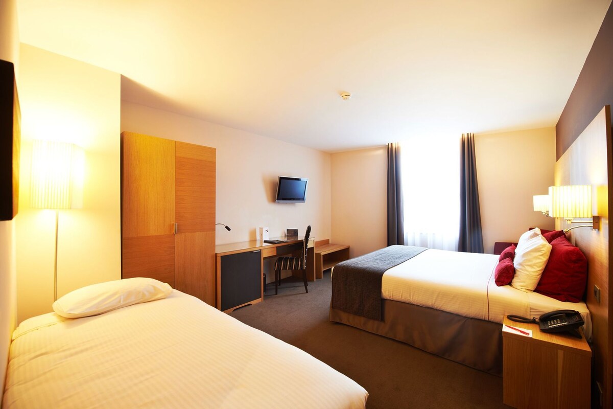 Premium bedding, Select Comfort beds, in-room safe, desk