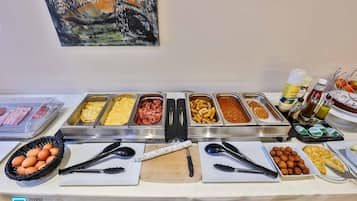 Desayuno buffet entre semana (EUR 18 por persona)