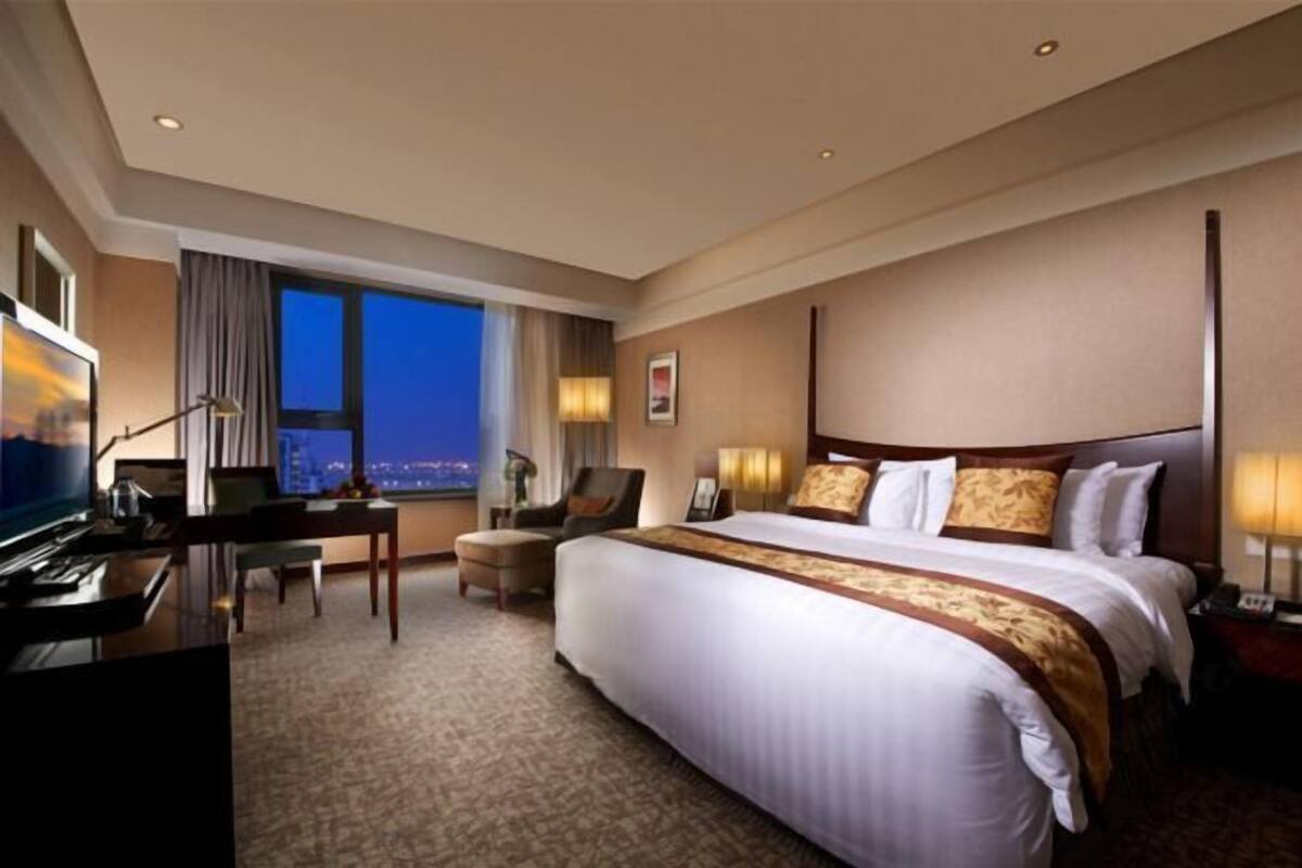 In-room safe, desk, blackout curtains, soundproofing