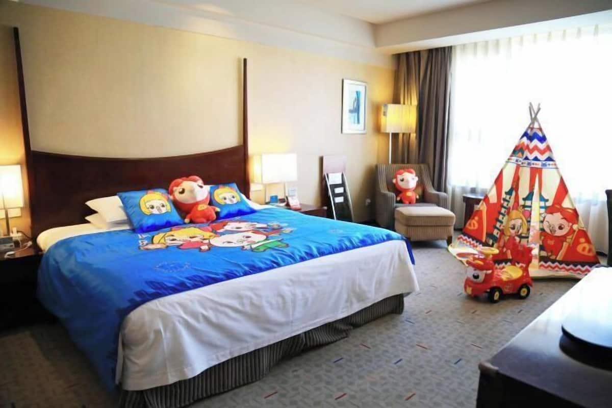 In-room safe, desk, blackout curtains, soundproofing
