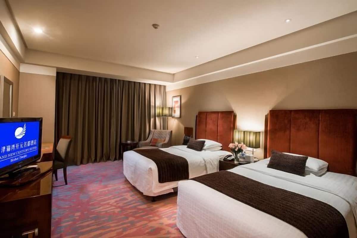 In-room safe, desk, blackout curtains, soundproofing