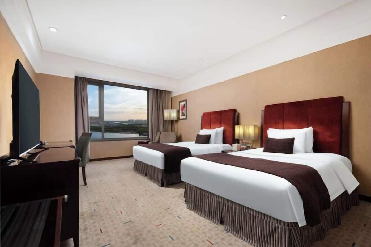 In-room safe, desk, blackout curtains, soundproofing