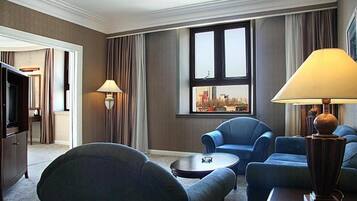 Minibar, in-room safe, alarm clocks