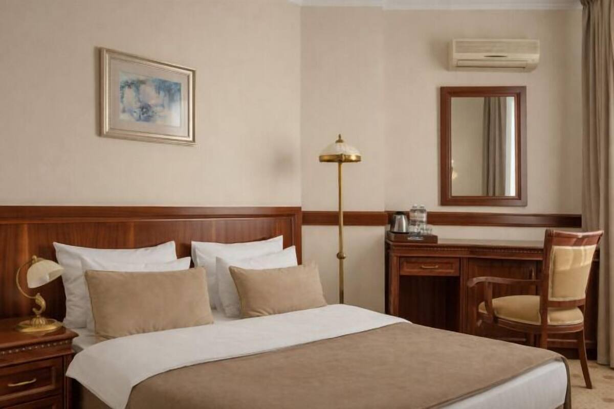 Minibar, Zimmersafe, Schreibtisch, schallisolierte Zimmer