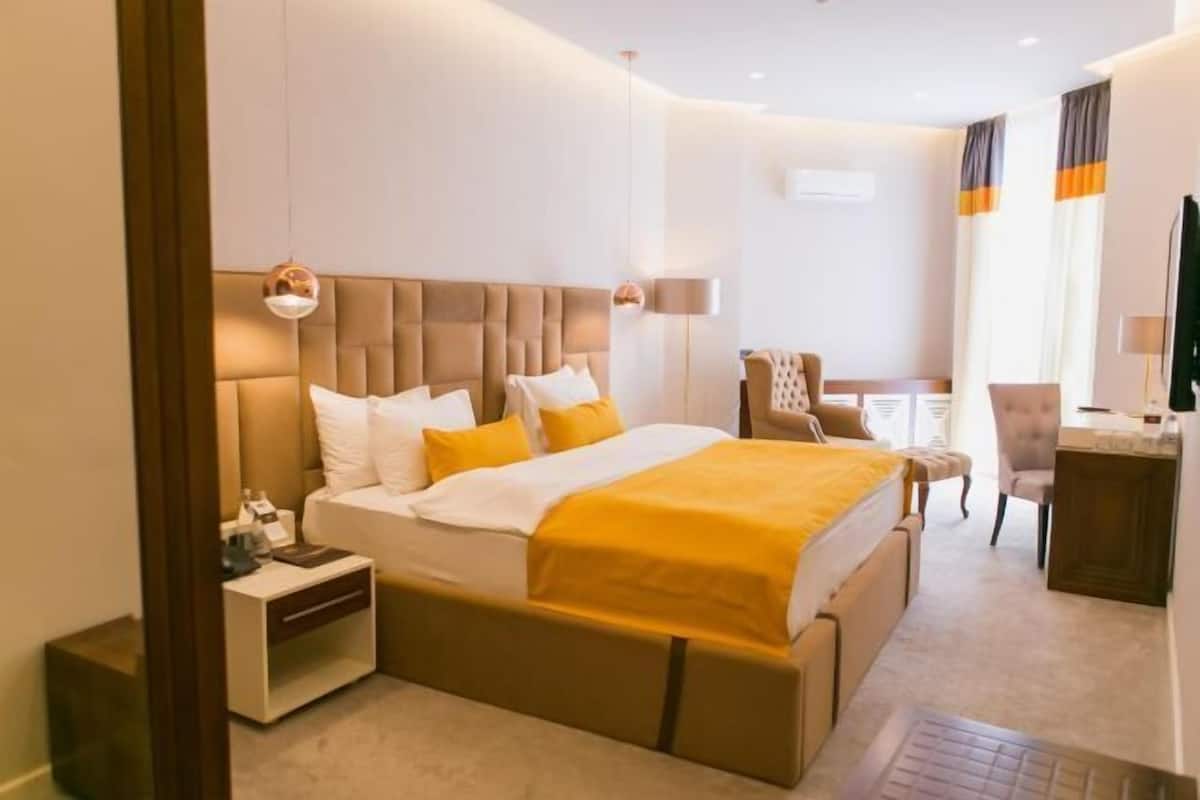1 habitación, minibar, caja de seguridad en la habitación y escritorio