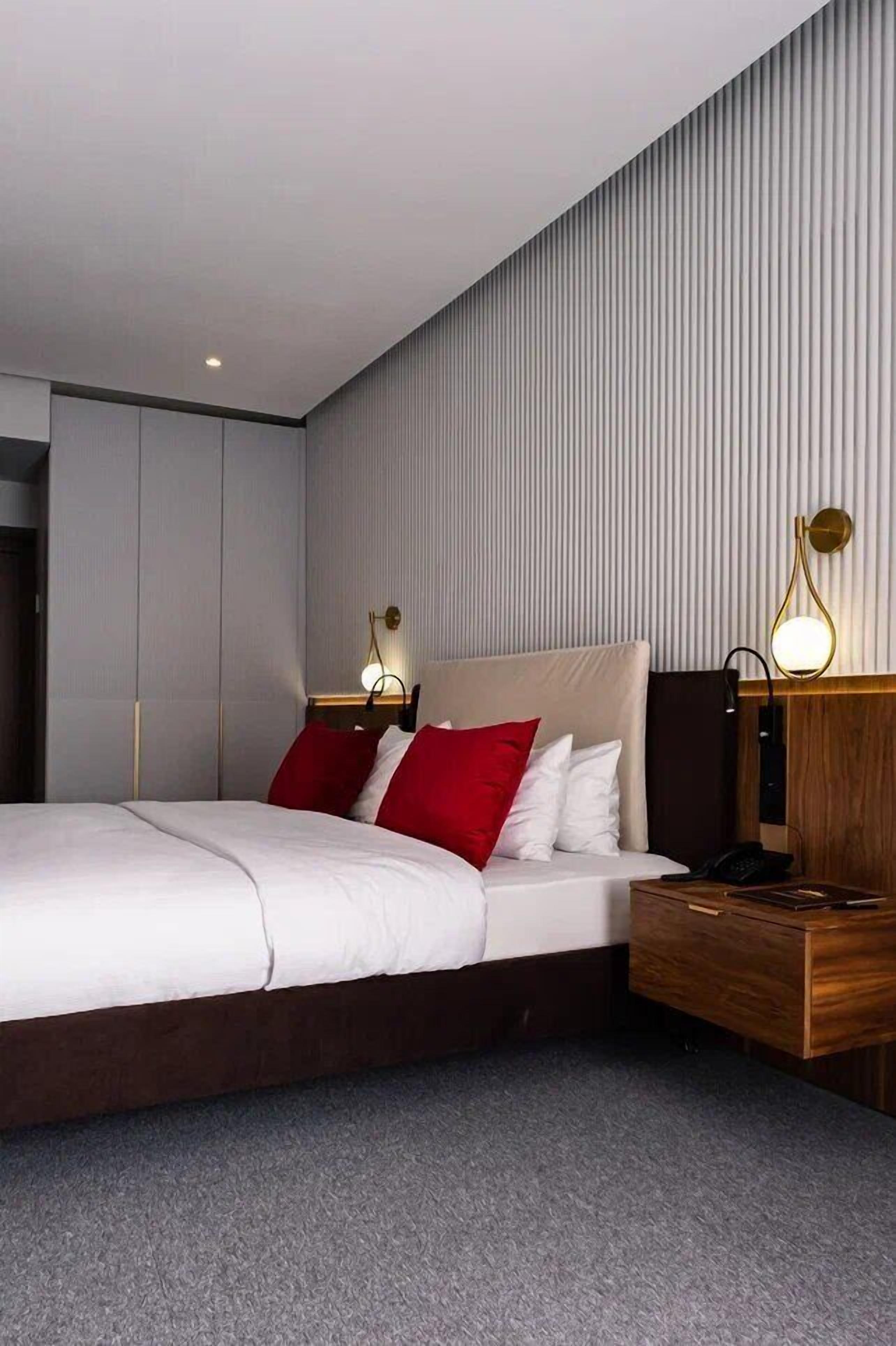 Minibar, in-room safe, desk, soundproofing