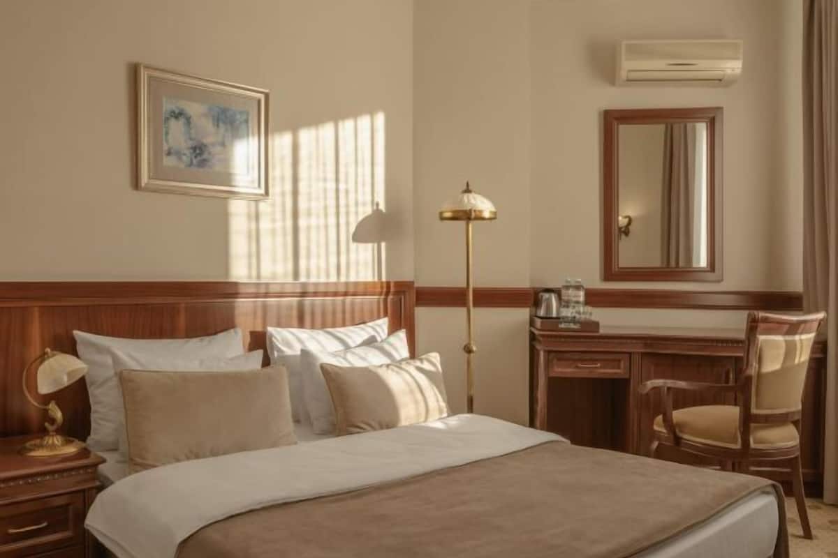 Minibar, in-room safe, desk, soundproofing