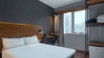 Bureau, chambres insonorisées, Wi-Fi gratuit, draps fournis