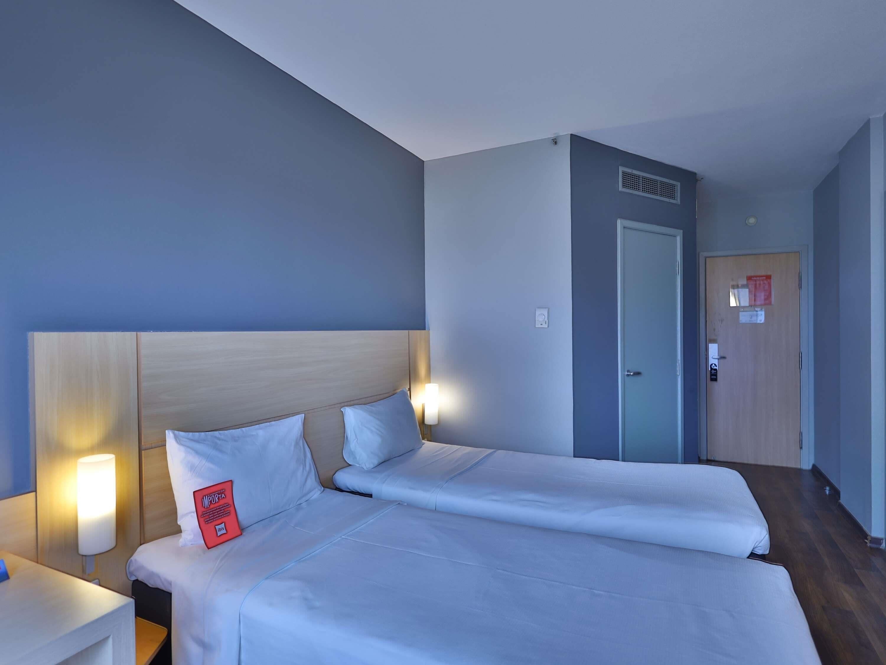 Leilighet – standard, 2 enkeltsenger | Skrivebord, lydisolert, wi-fi (inkludert) og sengetøy