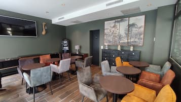 Daily buffet breakfast (EUR 16 per person)