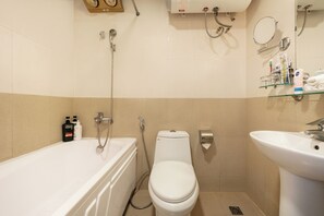 Bathroom - A25 Hotel - 46 Chau Long (Hanoi)