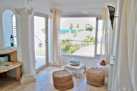 Uma Casa à Beira Sol