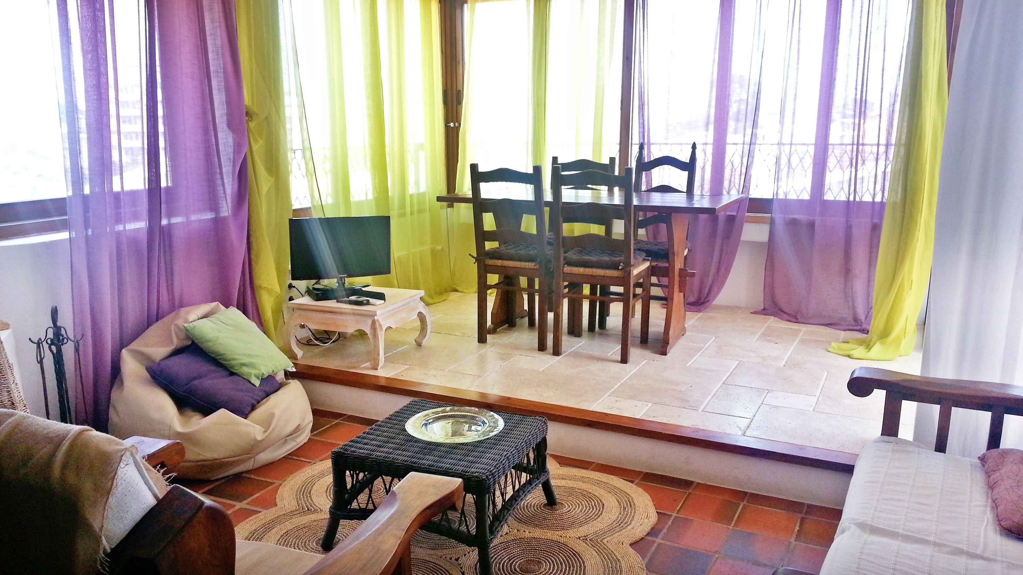 Photo - Uma Casa à Beira Sol