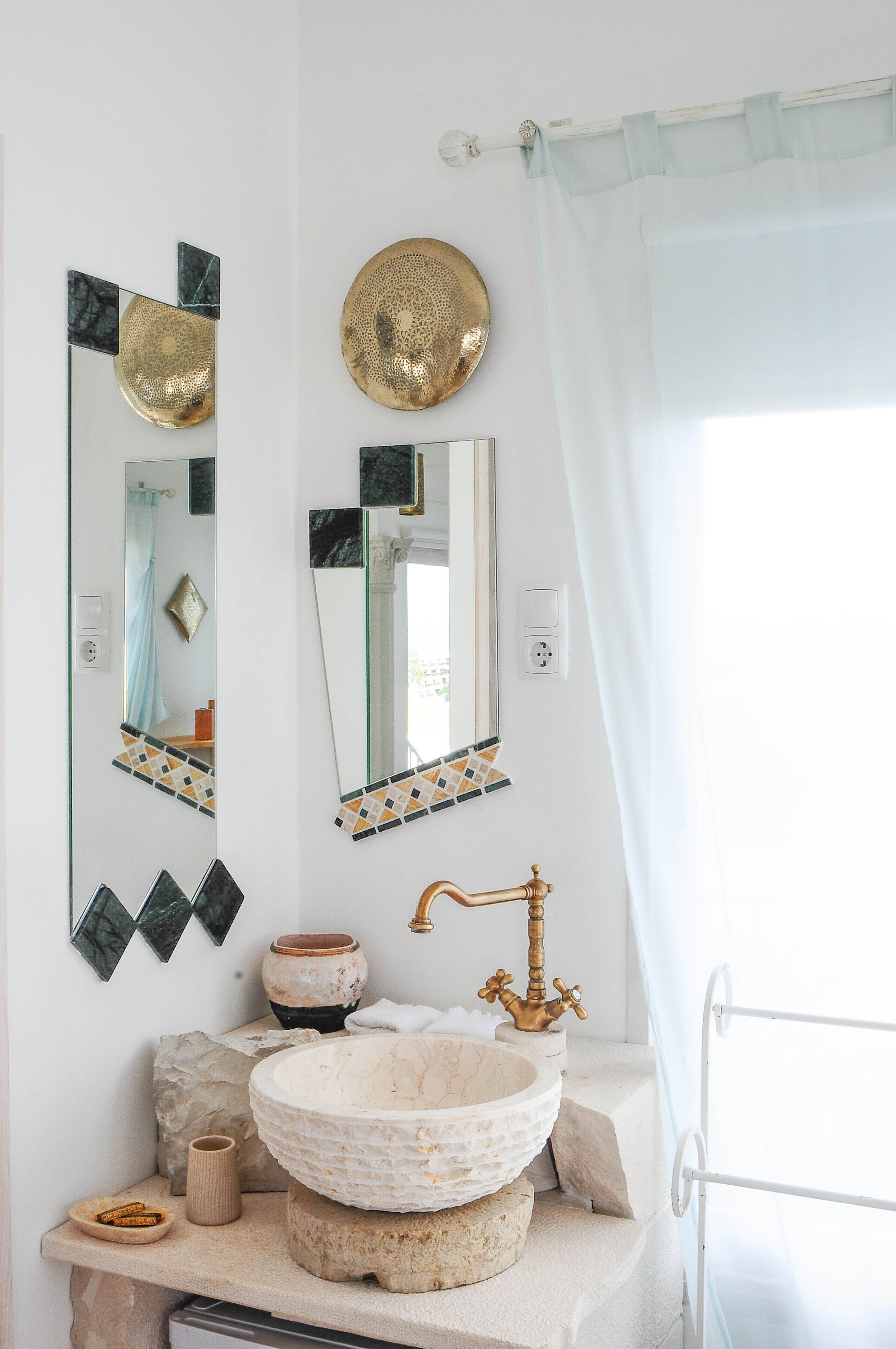 superior suite, 1 king bed, ocean view | bathroom | free toiletries, hair dryer, bidet, towels