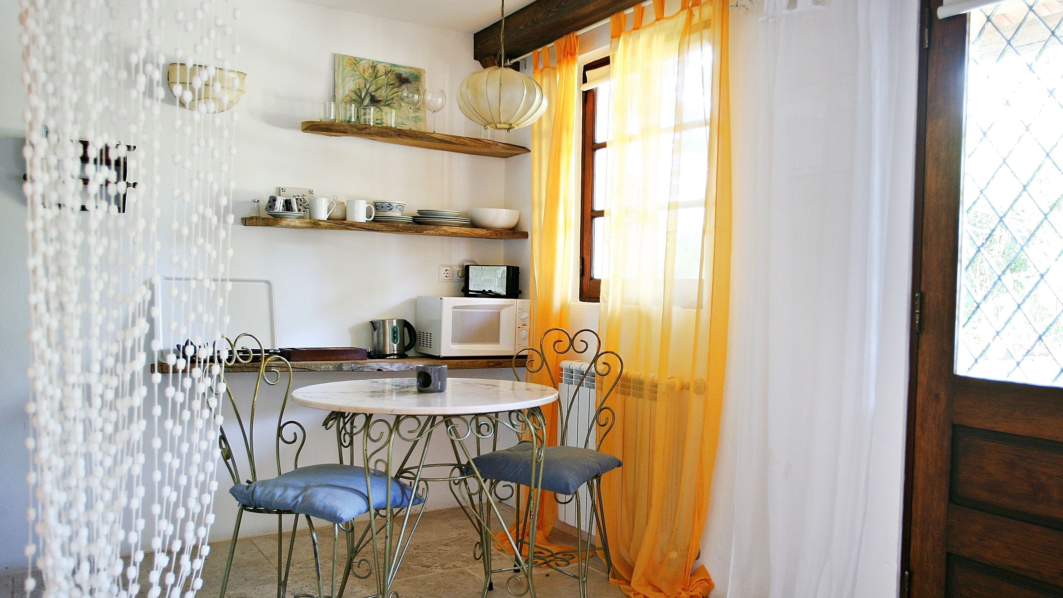 studio | private kitchenette | fridge, oven, stovetop, coffee/tea maker