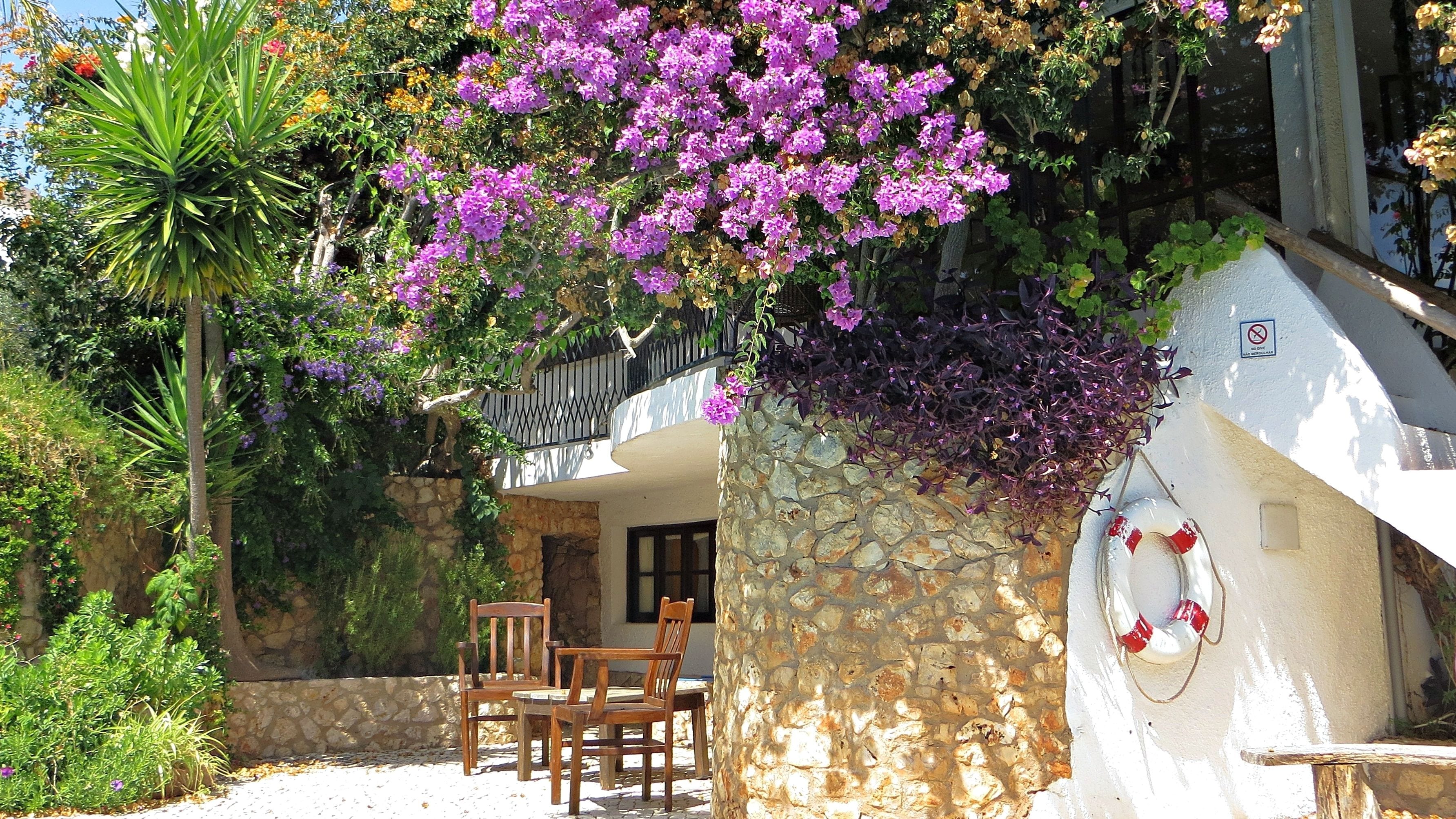 Foto - Uma Casa a Beira Sol