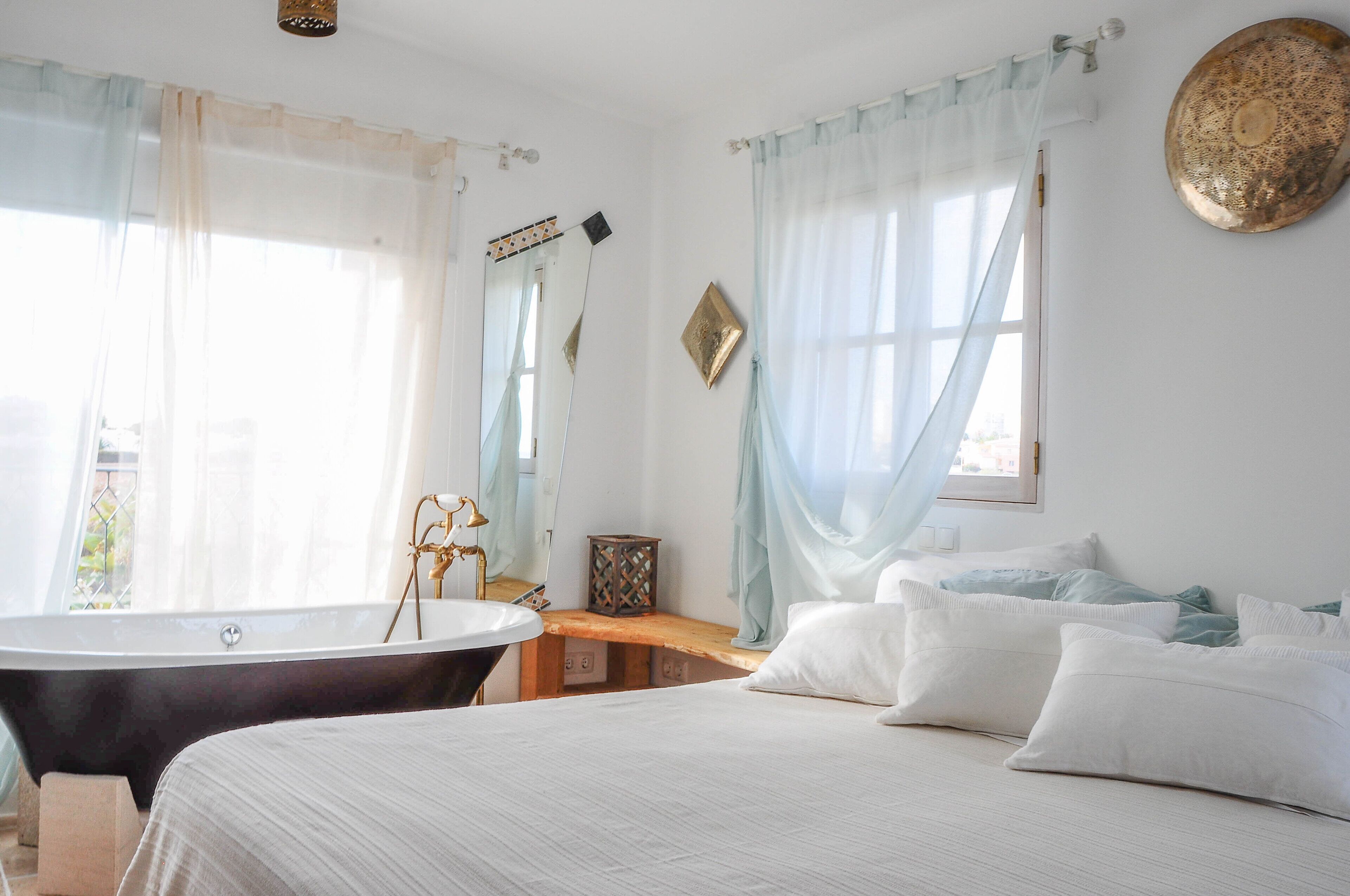 Superior Suite, 1 King Bed, Ocean View | Pillowtop beds, in-room safe, soundproofing, free WiFi