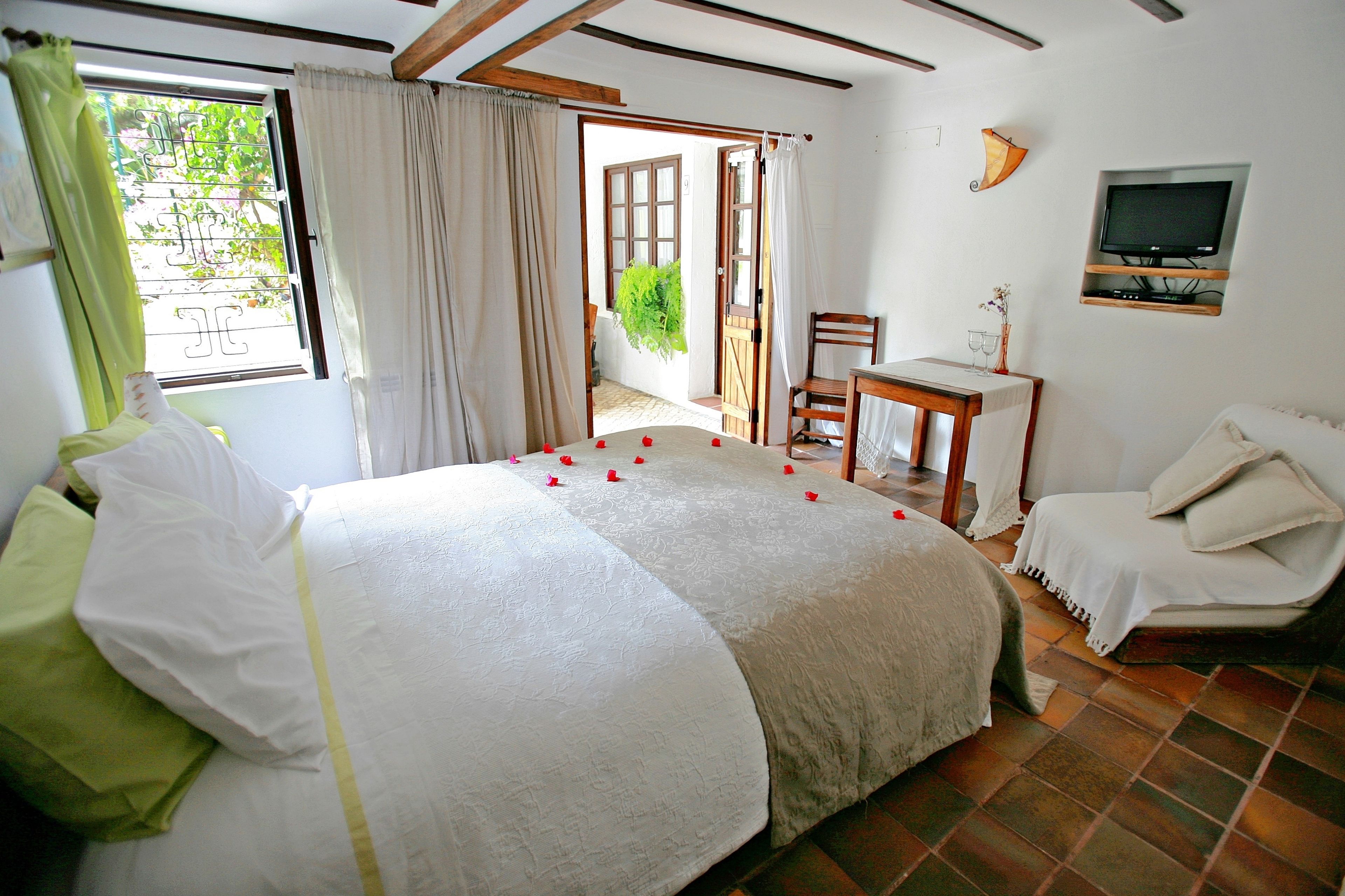 Foto - Uma Casa a Beira Sol