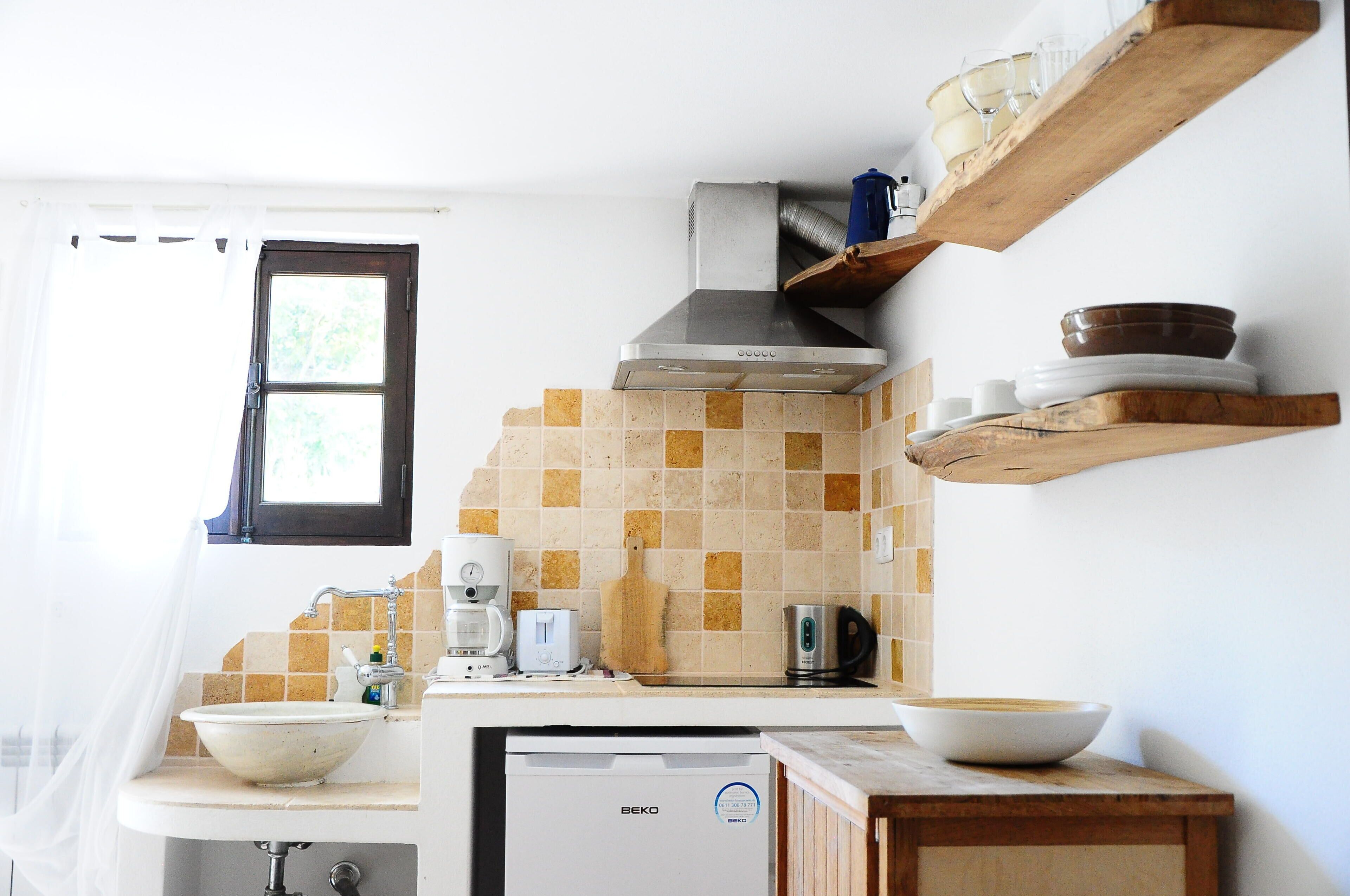 apartment, 1 bedroom | private kitchen | fridge, oven, stovetop, coffee/tea maker