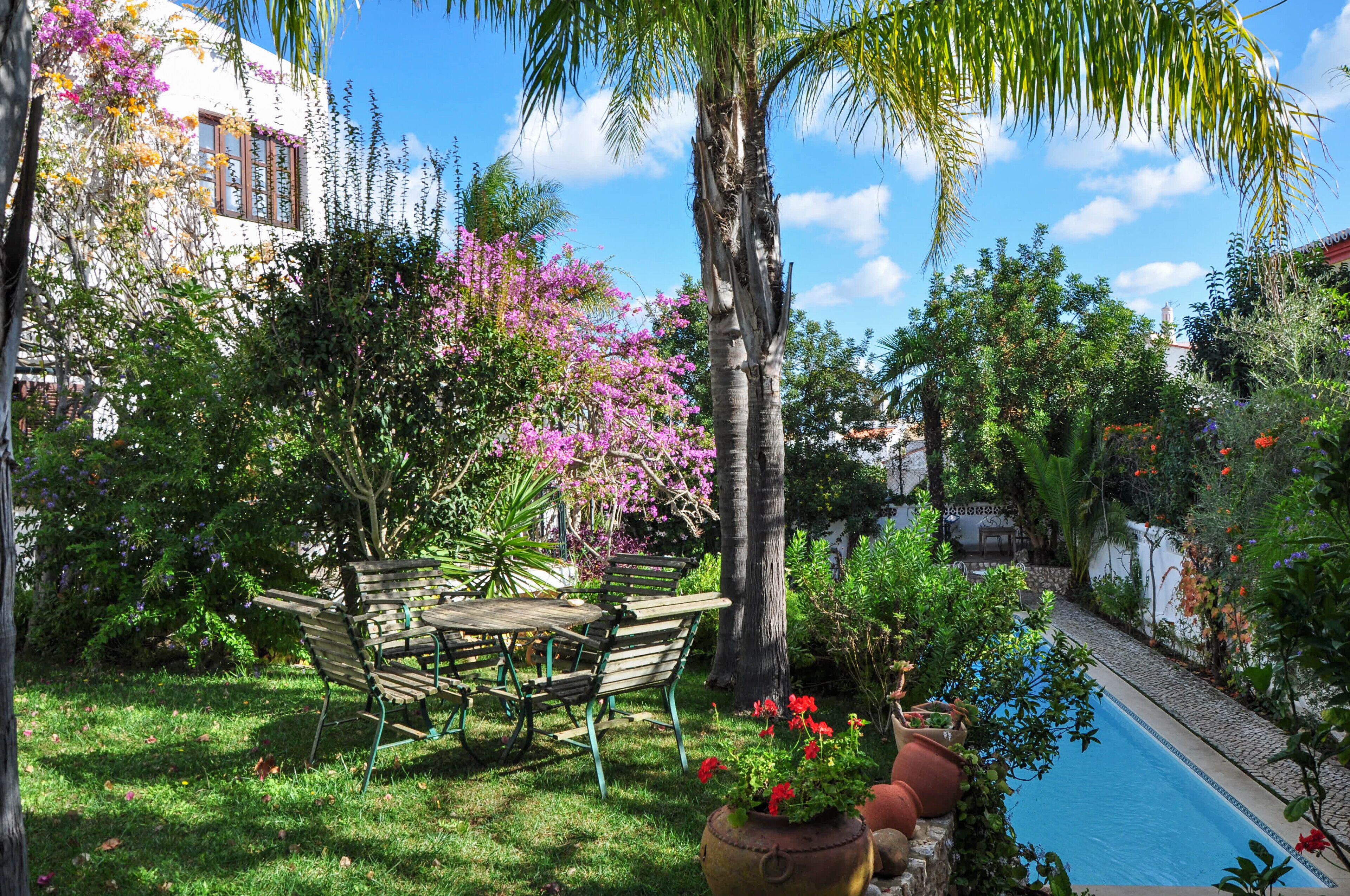 Foto - Uma Casa a Beira Sol