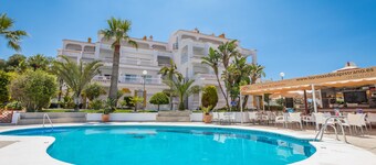 Apartamentos Turísticos Las Rosas de Capistrano