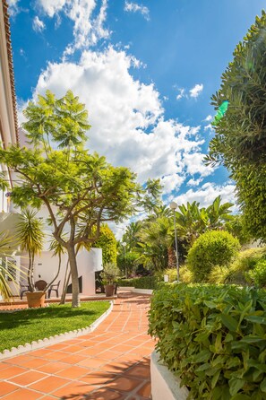 Exterior - Apartamentos Turísticos Las Rosas de Capistrano (Nerja)