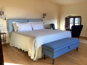 1 habitación, minibar, decoración personalizada y muebles diferentes 