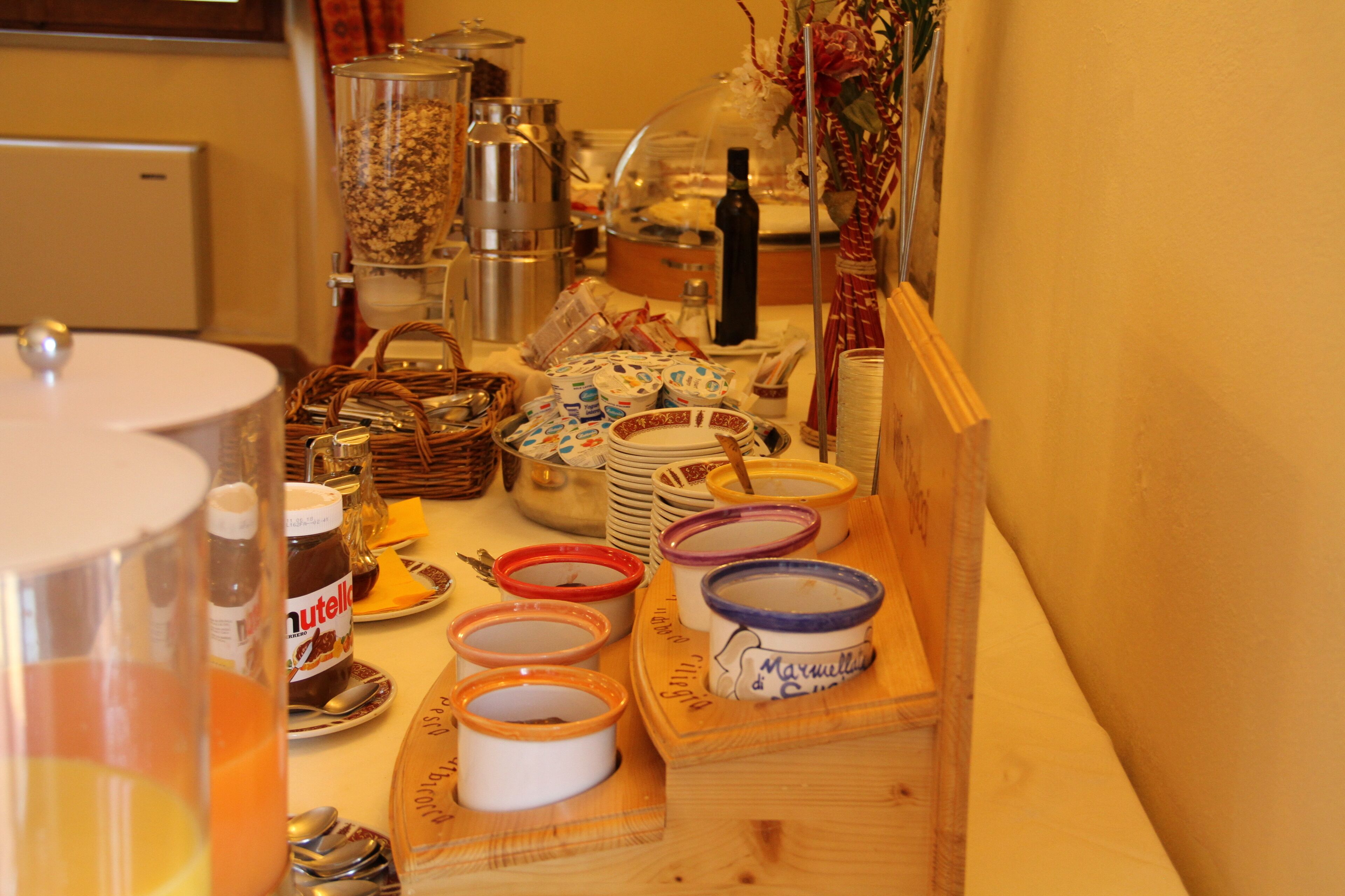 free daily continental breakfast