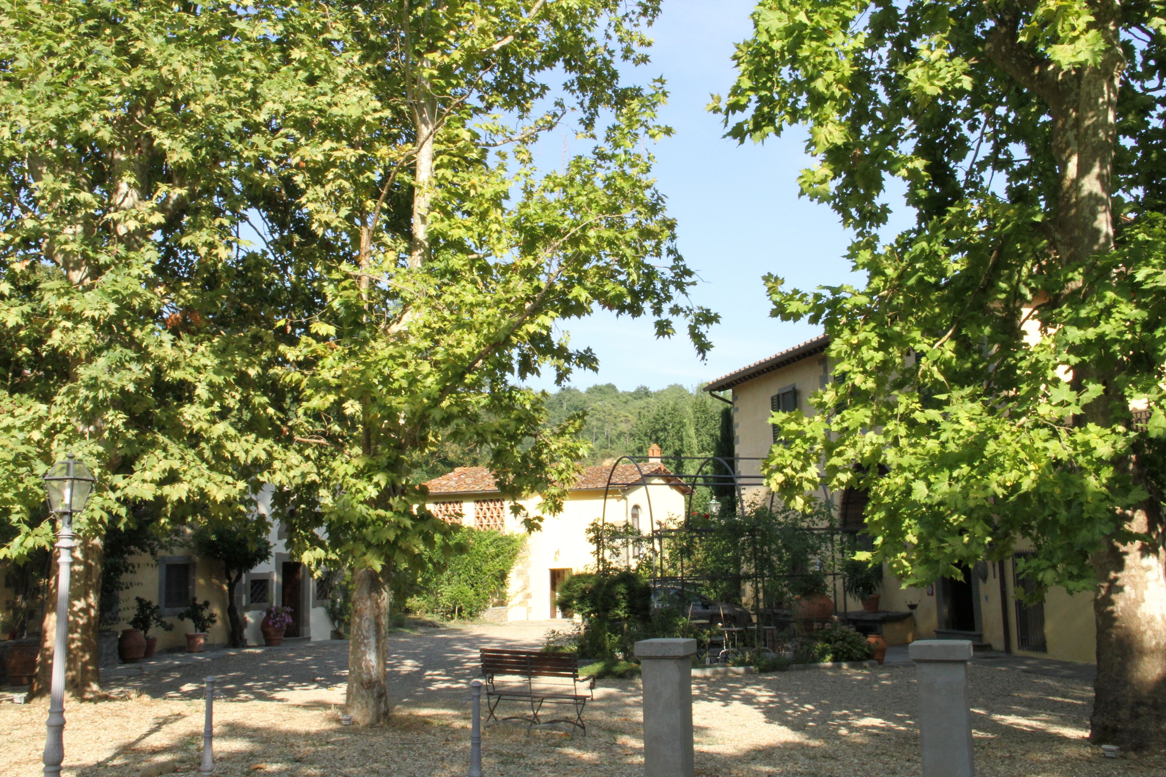 المنشأة من الخارج