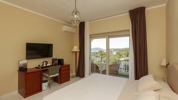 Down duvets, minibar, in-room safe, desk