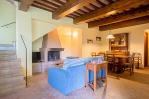 Superior Apartment, 2 Bedrooms | Living area | 32-inch LCD TV with satellite channels, TV - Castellare di Tonda Resort & Spa (Montaione)