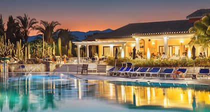 Lantana Resort Hotel & Apartments