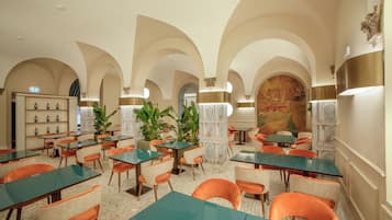 Lunch and dinner served, Italian cuisine