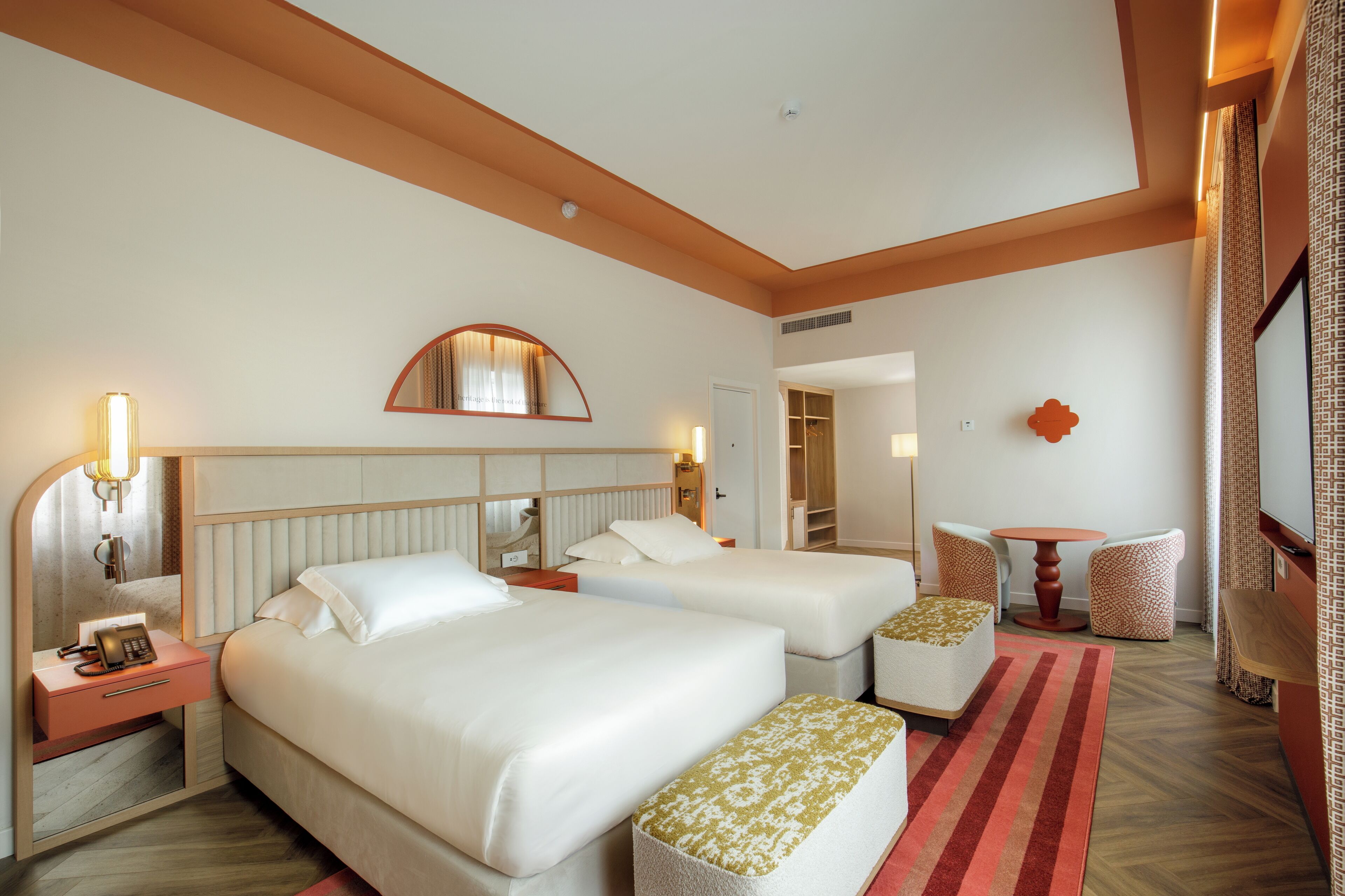 Superior kamer, 2 eenpersoonsbedden | Hypoallergeen beddengoed, een minibar, een kluis op de kamer, een bureau