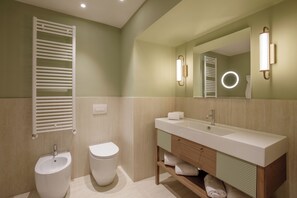 Junior Suite, 1 King Bed | Bathroom | Shower, free toiletries, hair dryer, bidet - Rosetta Hotel Perugia, Tapestry Collection by Hilton (Perugia)