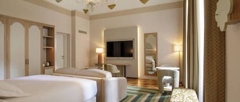 Junior Suite, 1 King Bed | Hypo-allergenic bedding, minibar, in-room safe, desk