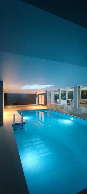 Sauna, hot tub, Turkish bath/hammam, body treatments, body wraps