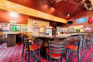 Lounge - Quality Inn & Suites Munising (Munising)