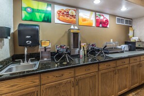 Free buffet breakfast - Quality Inn Washington - St. George North (Washington)