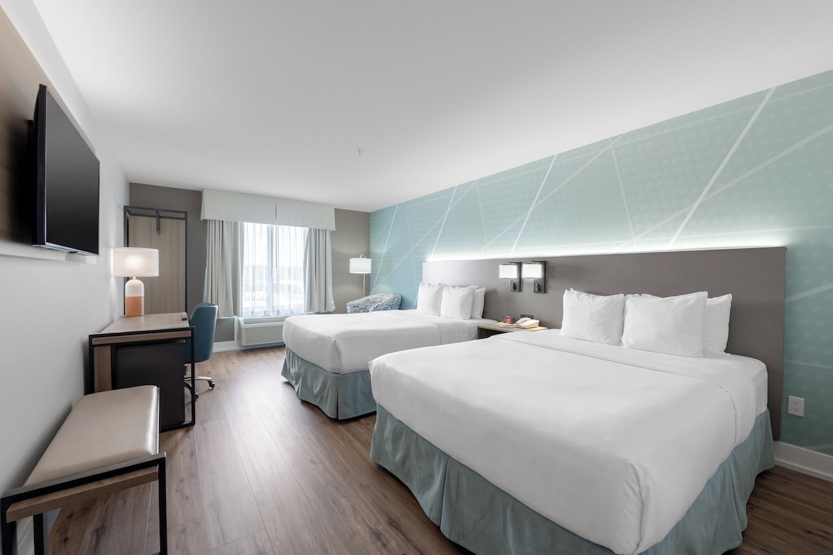 Standard Room, 2 Queen Beds, Non Smoking | Premium bedding, pillowtop beds, desk, laptop workspace