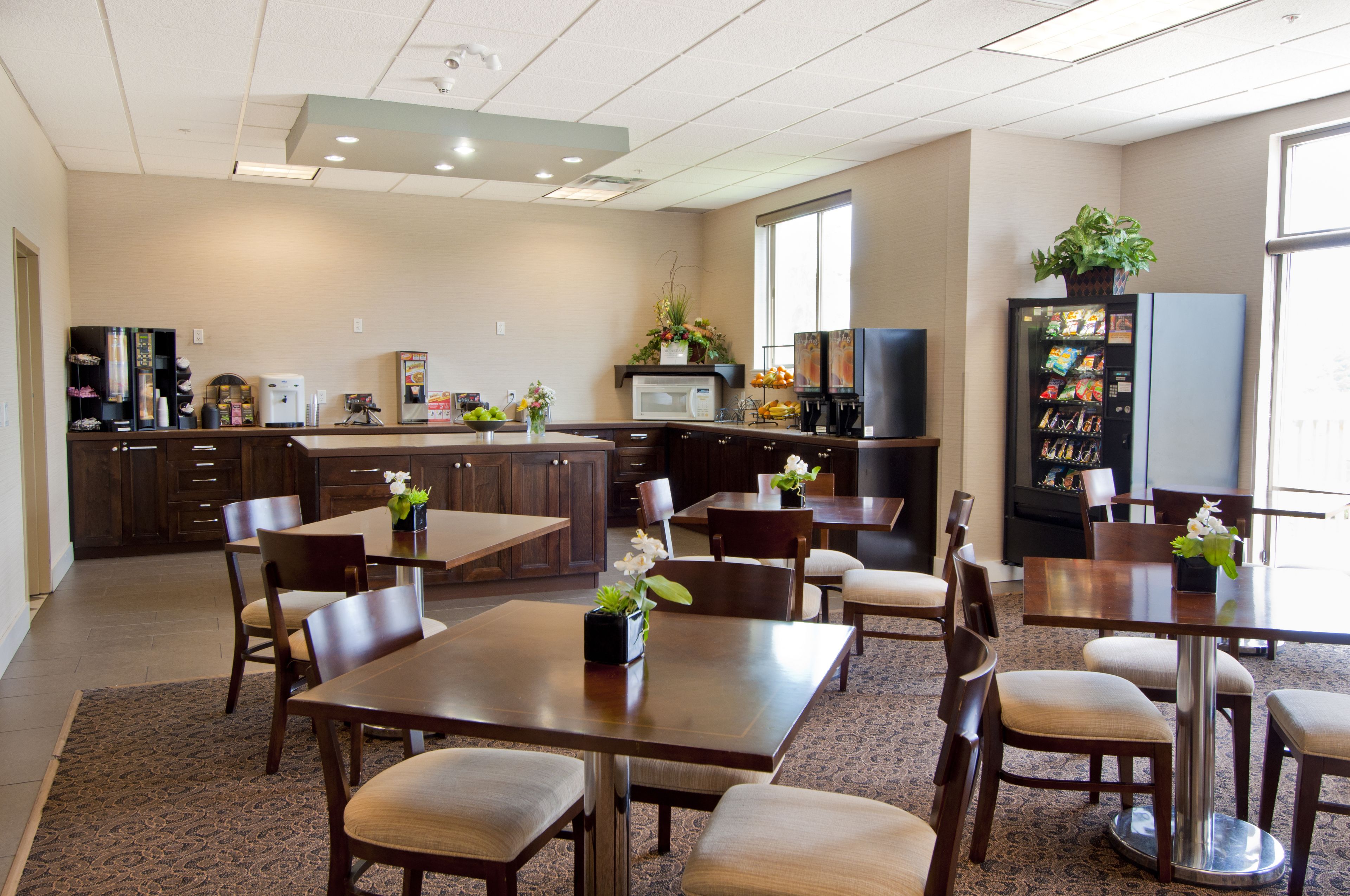 free daily full breakfast