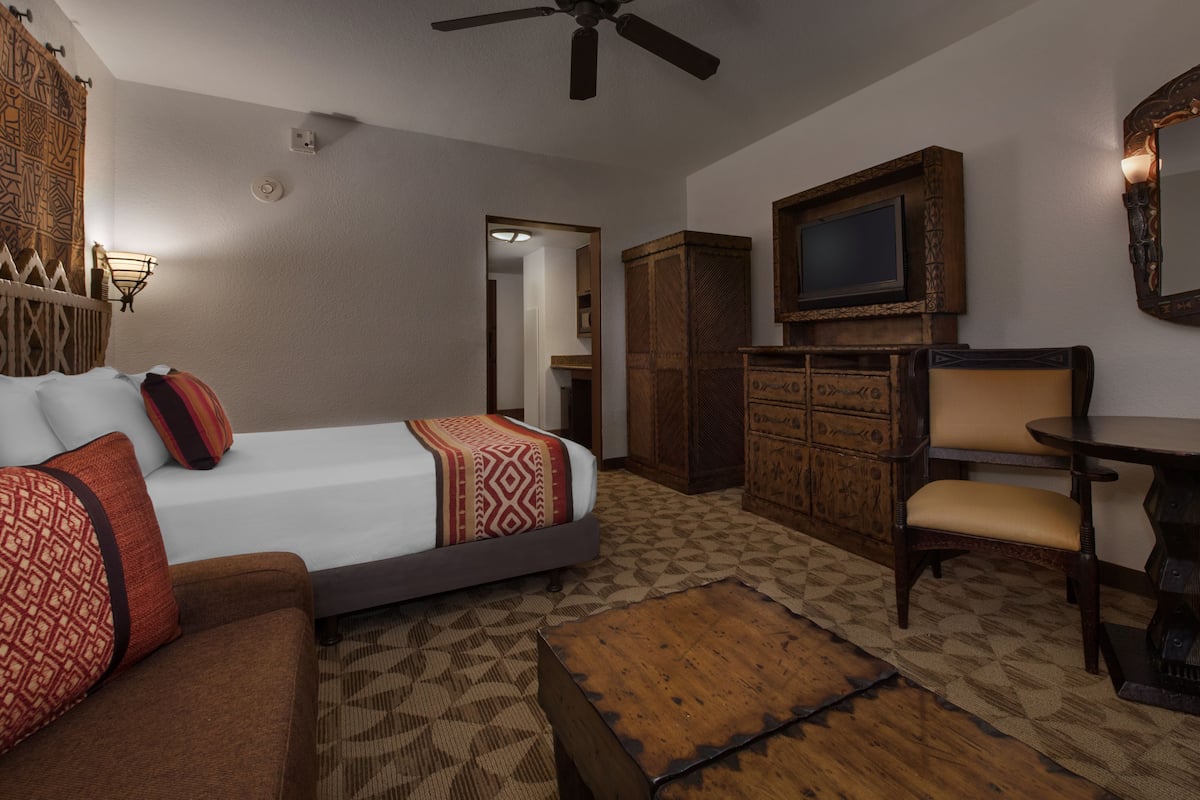 In-room safe, desk, laptop workspace, blackout drapes