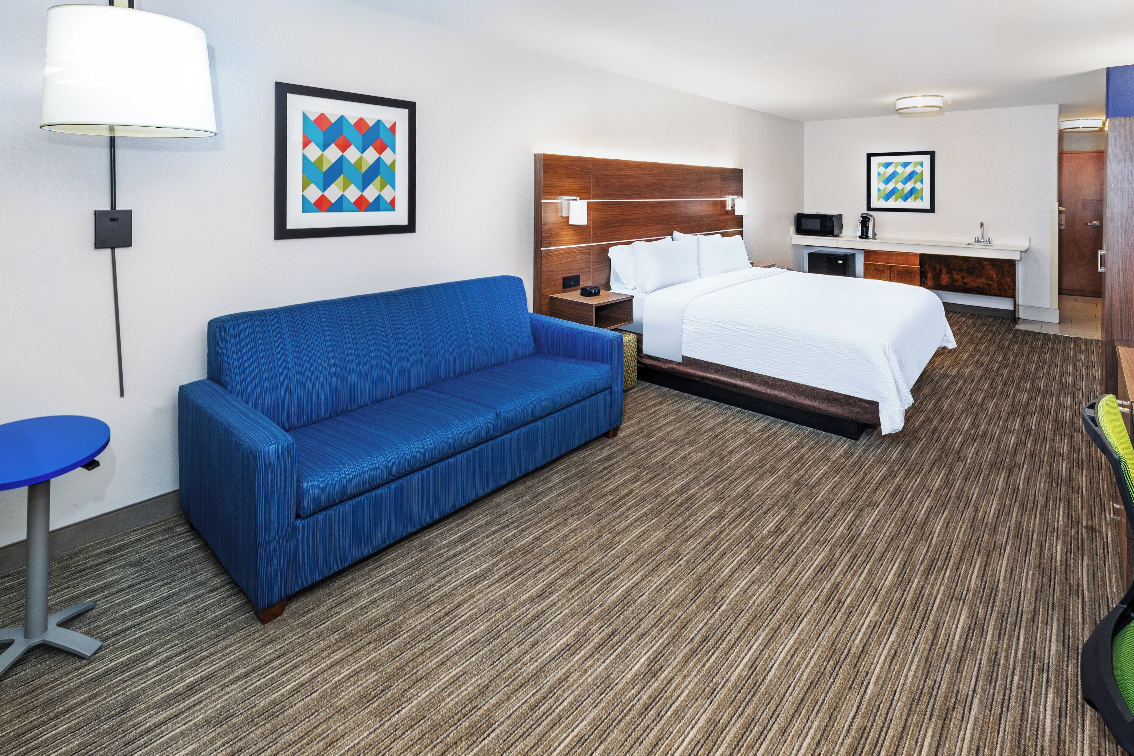 Suite, 1 King Bed with Sofa bed | In-room safe, desk, iron/ironing board, cribs (free)